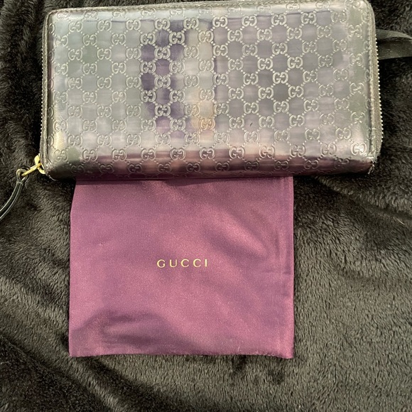 Gucci zip around wallet💜💜EUC - Picture 2 of 6